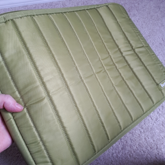 LUG / Padded Quilted Laptop Case with Zipper - Green - Picture 6 of 7